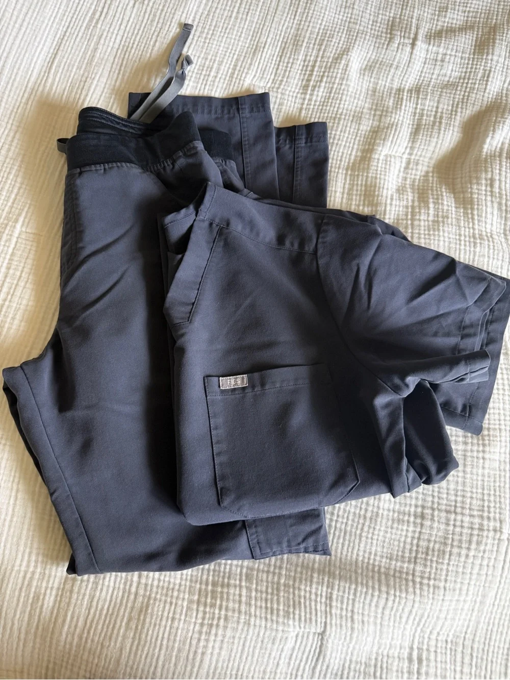 Figs Men's Dark Gray scrub set. Comfortable Stretch. Color Quiet Navy. PO 2038